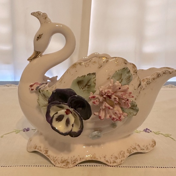 Other - Vintage Pink Swan Planter Japan